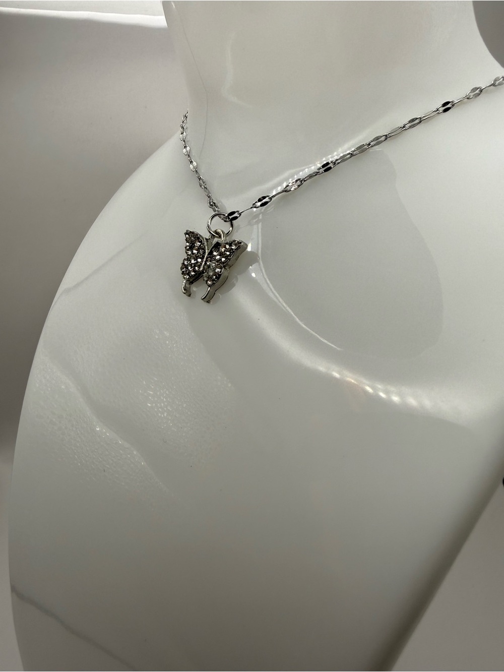 Women's Rhinestone Butterfly Pendant Necklace – Silver Tone Beautiful - Picture 4 of 5